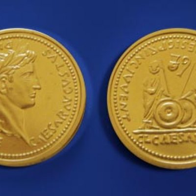 Coin Augustus Caesar 